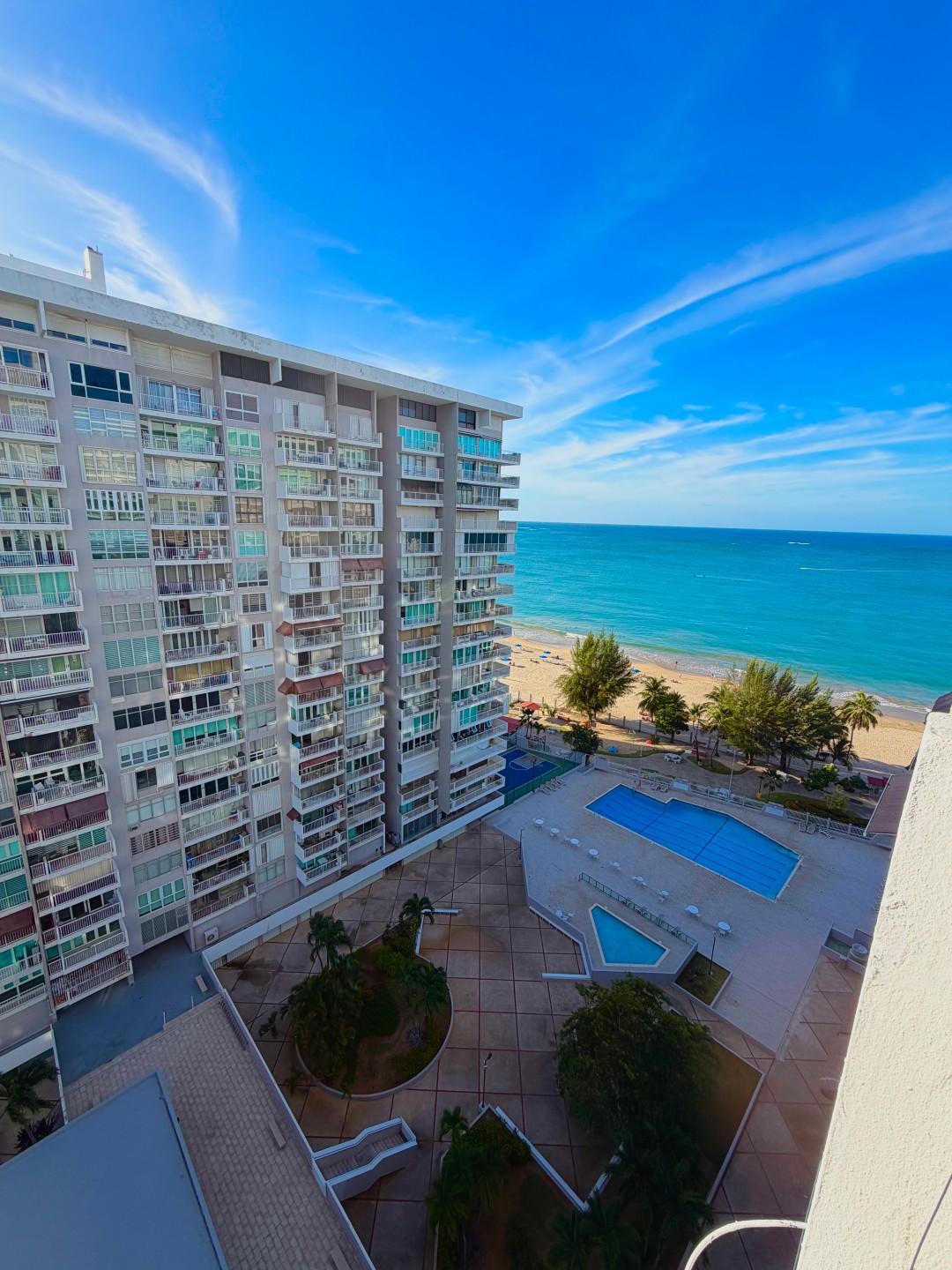 Stylish 1BR Coral Beach